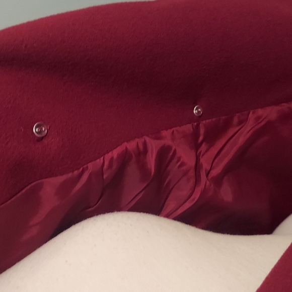 Red Coat - 1X - Picture 6 of 7